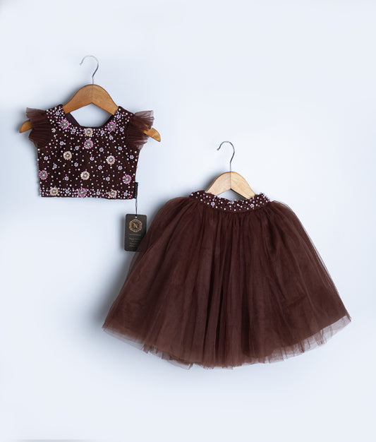 Chocolate brown baby girl outfit with star pattern top and matching tulle skirt set