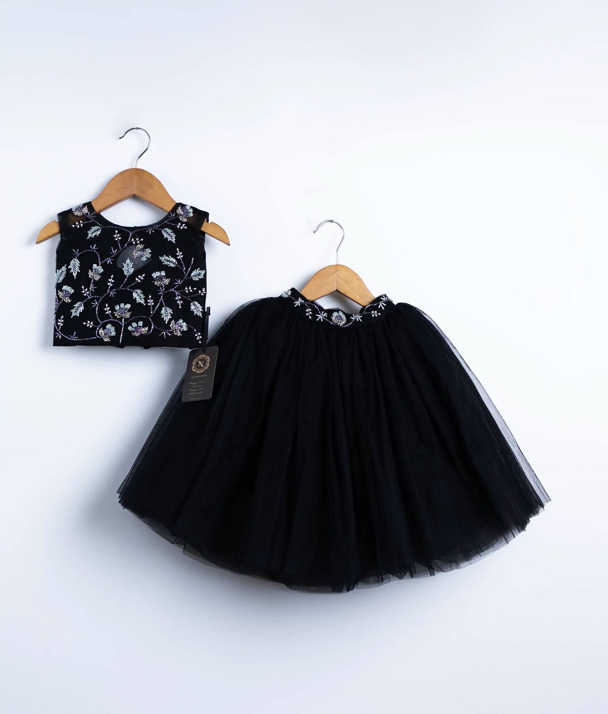 Black swan theme handmade applique party skirt and top set with tulle net for baby girl and toddler wear