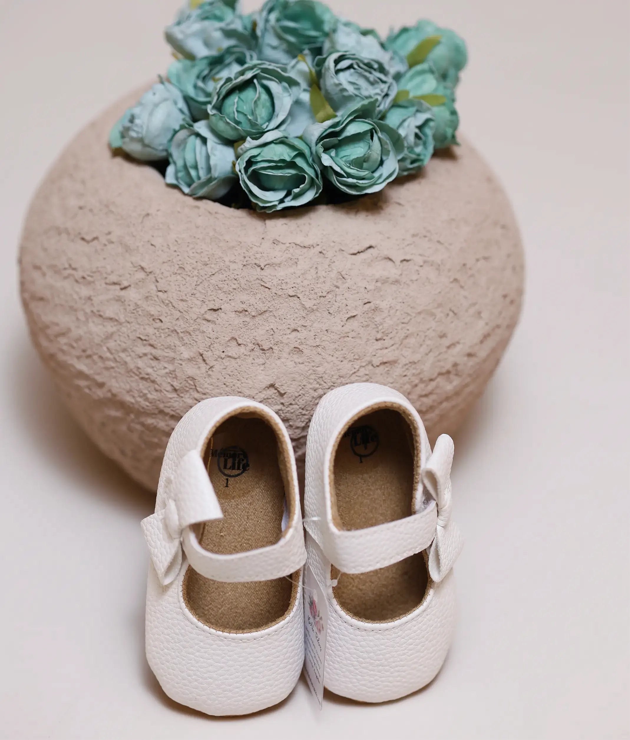 Stylish Shoes For Your Little One [B12]