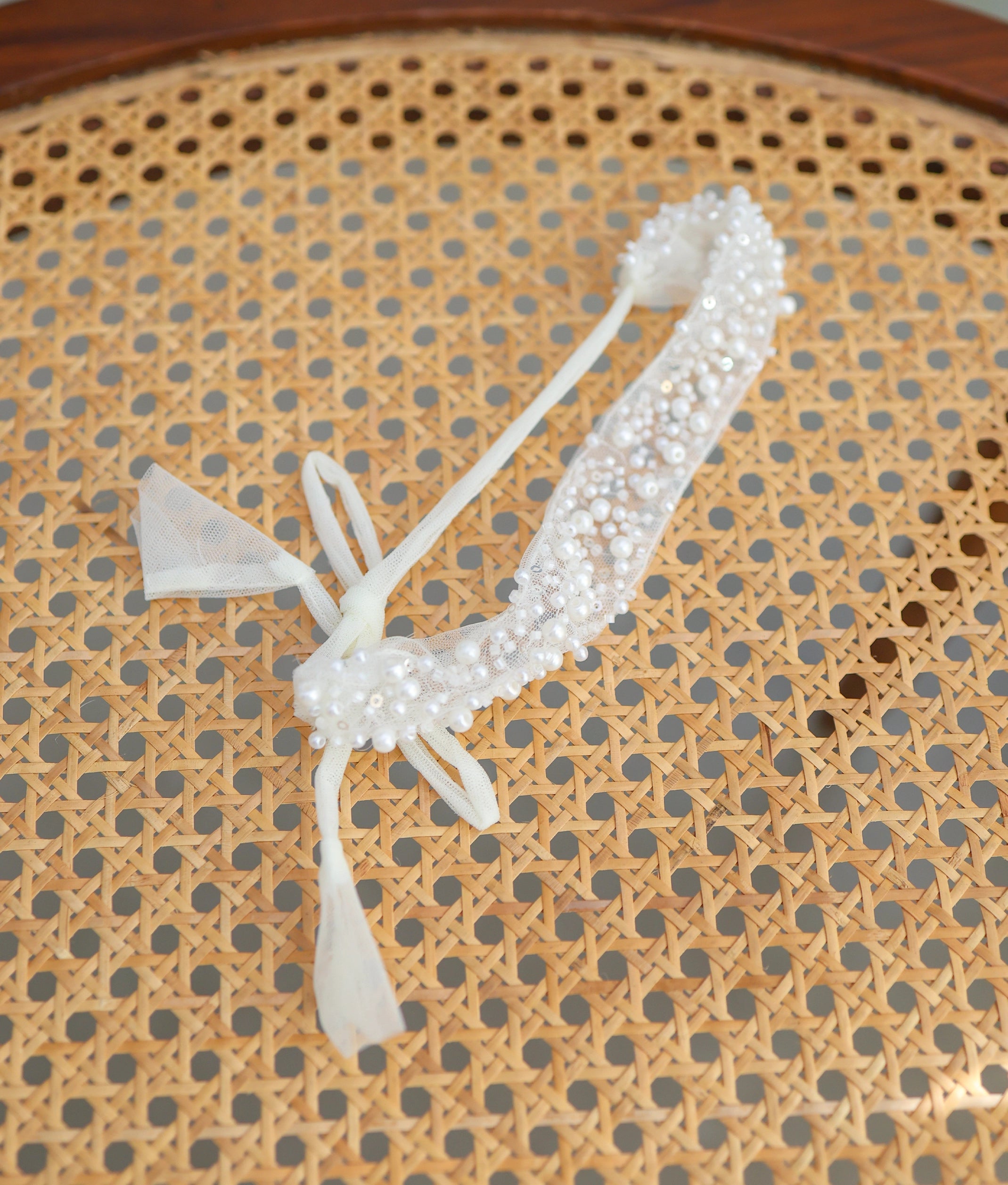 White Handworked Hair Band For Baby Girl [Ready To Ship: HB50]